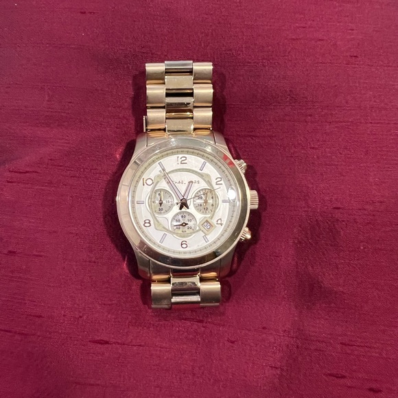 Michael Kors Gold Runway Watch - Picture 7 of 7